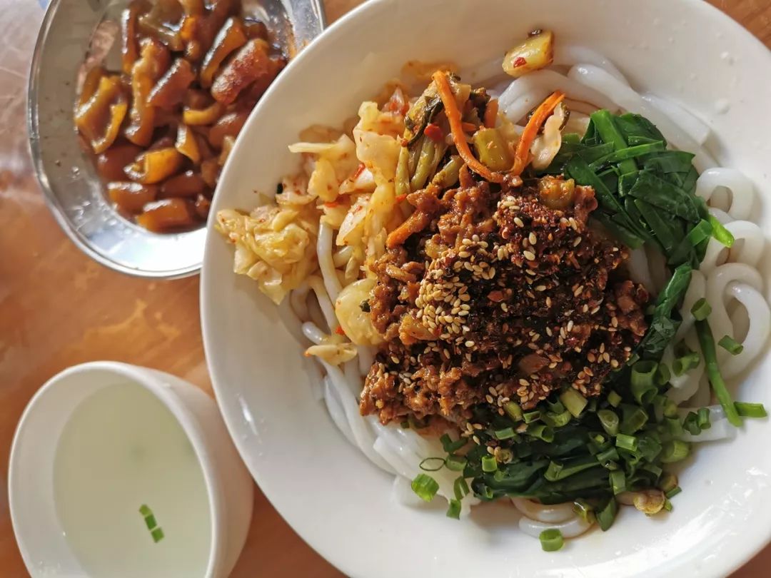 山川百味:下关的卤米线