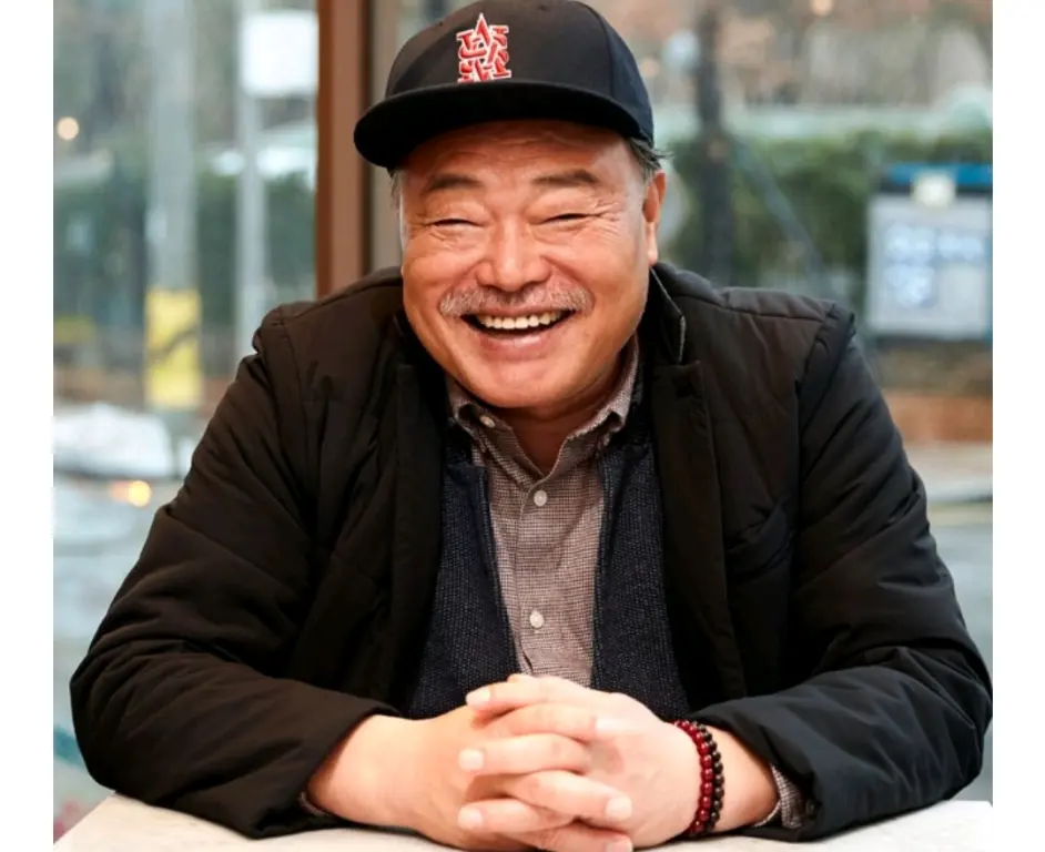 记得金兴国在一档综艺节目中,让闵京勋交歌手管理协会