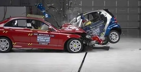 汽车死亡率报告公布 以下车辆死亡率为0 哔哩哔哩