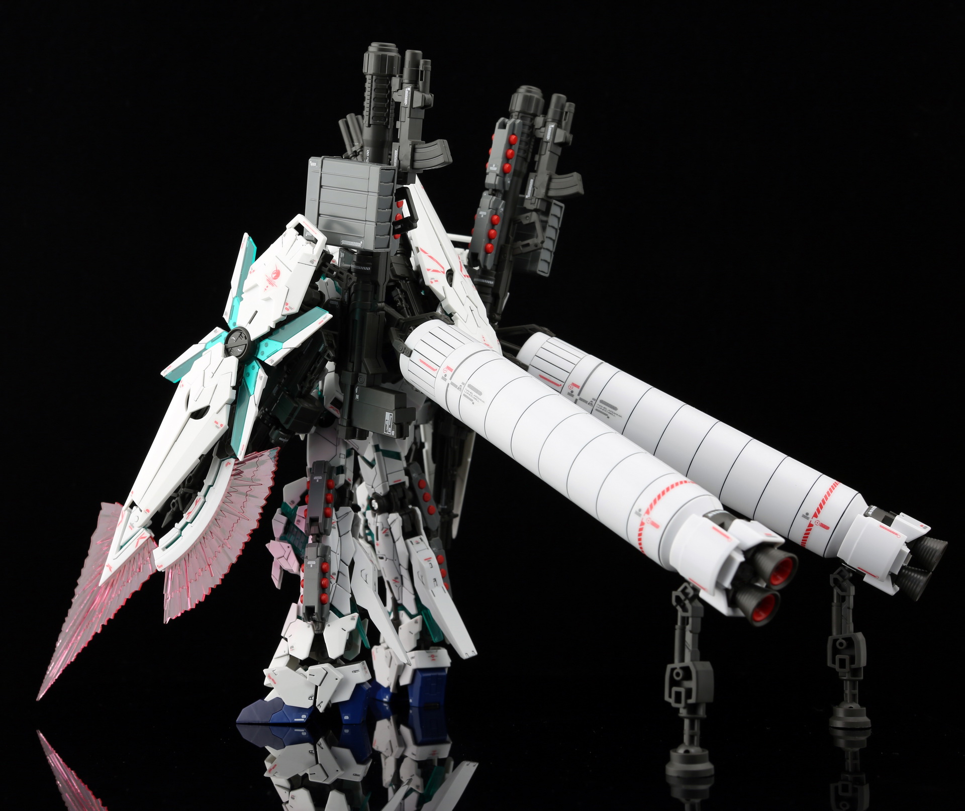 万代rg 1/144 全武装独角兽高达