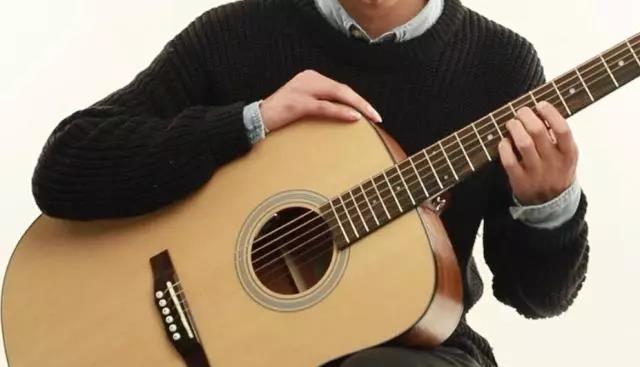 学吉他学会这个技巧，左手按弦轻松不费力!