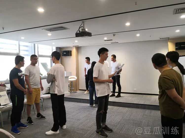 男生遇见女生会紧张的原因有哪些 哔哩哔哩