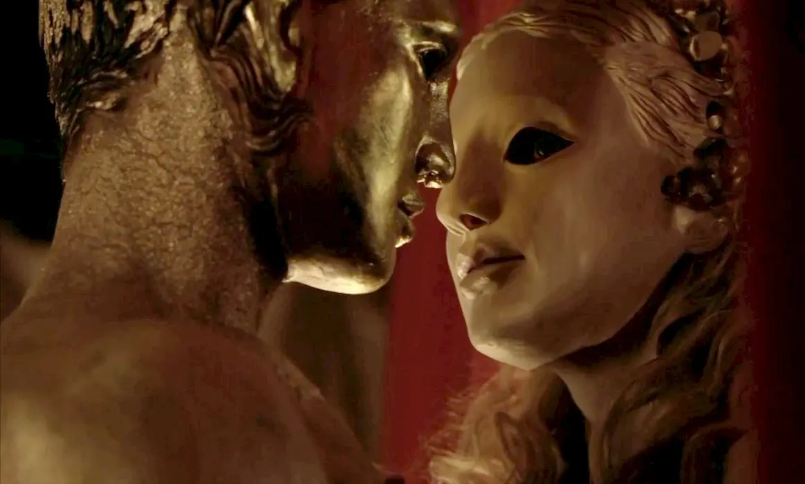 盘点《斯巴达克斯》蛇蝎美人伊利西亚,为艺术牺牲的大尺度电影