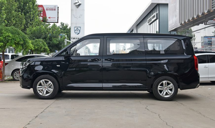 7万多起的商务车,能装5立方货物,还能坐9个人,带你看五菱征程