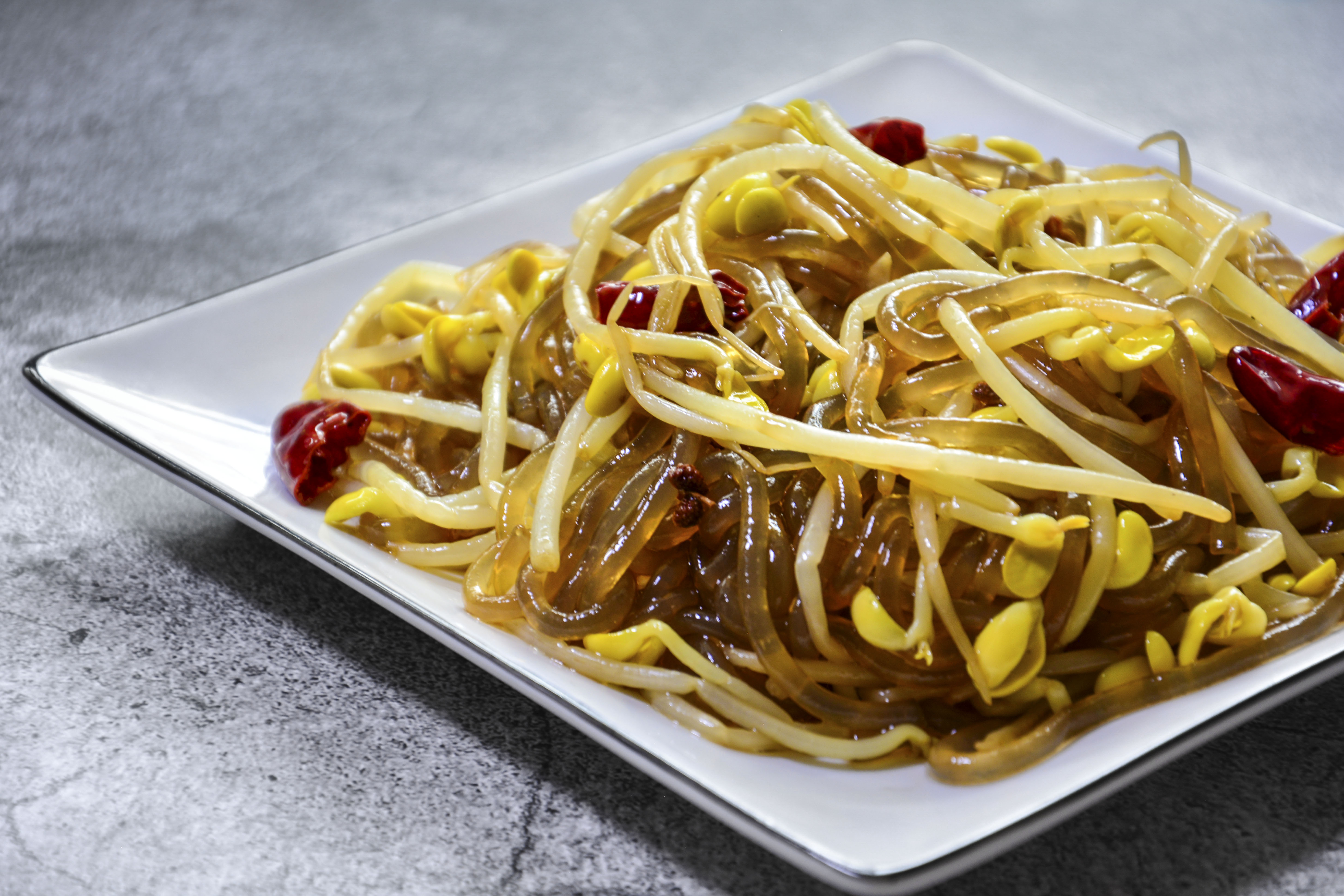 太热了,吃凉菜吧~【豆芽拌粉条】| 夏夏和秋秋の小厨房