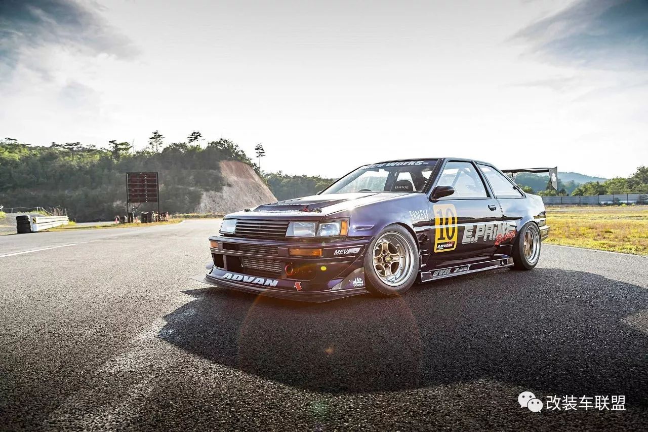 迷恋:源自幻想的爱!1986 Toyota AE86