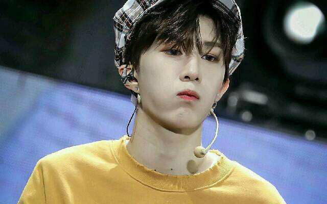 范丞丞 x 你-醉酒后的正装跪 『CAR』