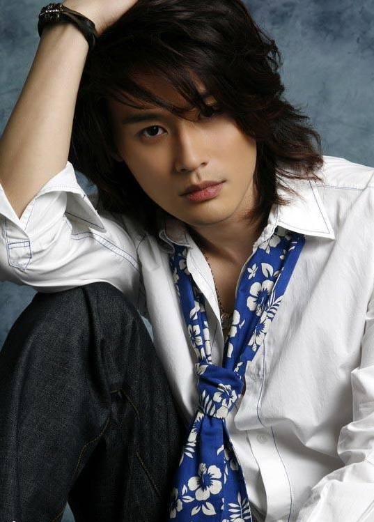 比胡歌还年长6岁,演技在线颜值在线,《琅琊榜》也没能带火他