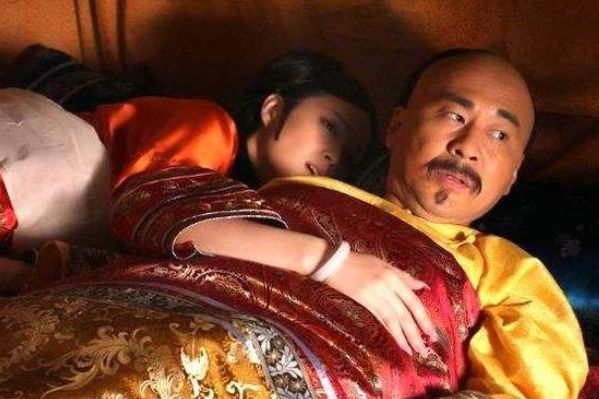 皇帝怕傻儿子不会生娃派爱妃亲自指导结果爱妃怀上儿子的骨肉