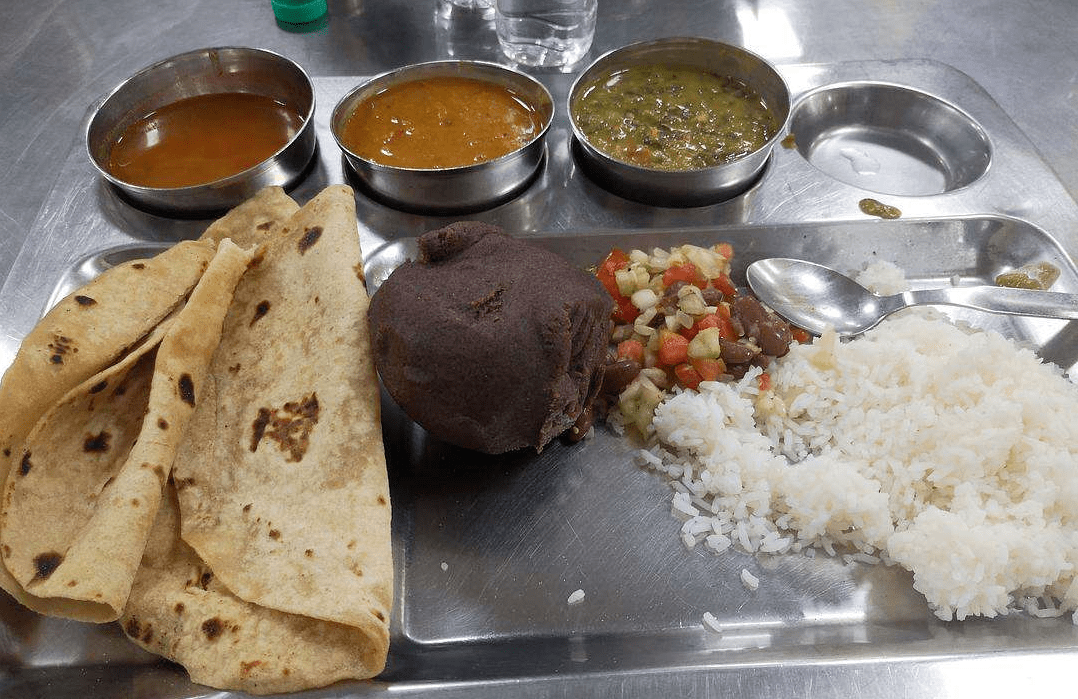 图为印度军队的伙食