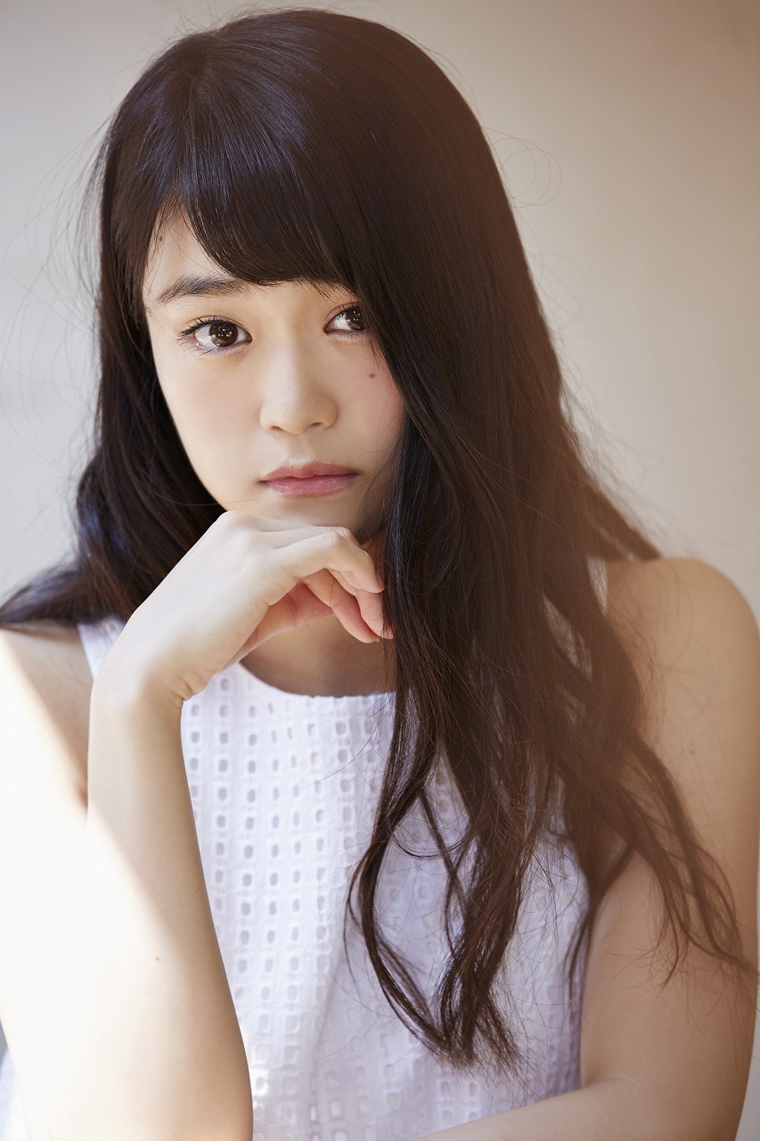 欅坂46 16年以来的写真连载(继续两年前的连载)石森虹花一