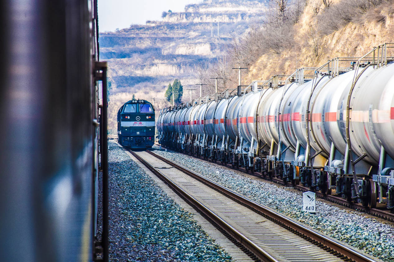 黄土高原上的慢火车西延铁路运转记