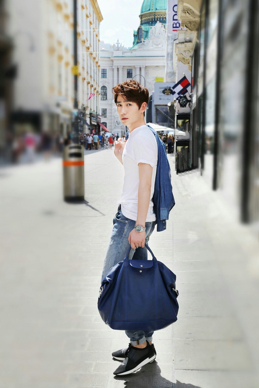 居居我知道你是在回头看我(*/*)