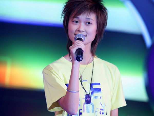 刘强东的八卦,蔡徐坤的恶评:撕裂的偶像,伪造的