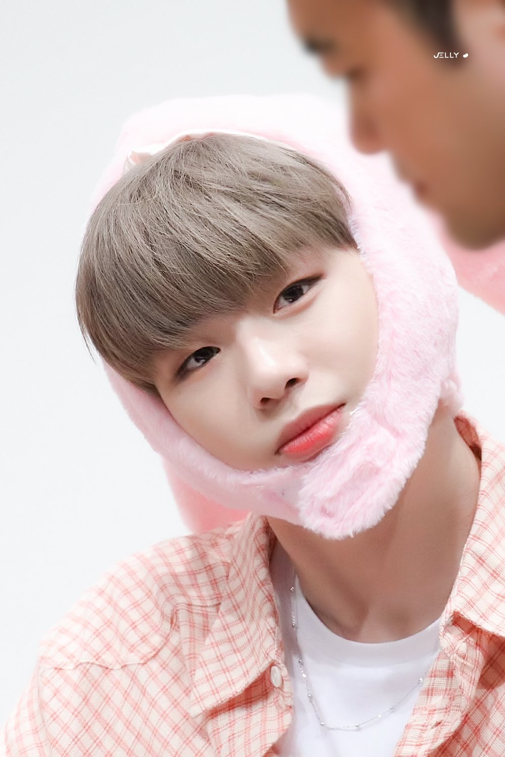 又一对韩流情侣诞生!姜丹尼尔TWICE队长志效