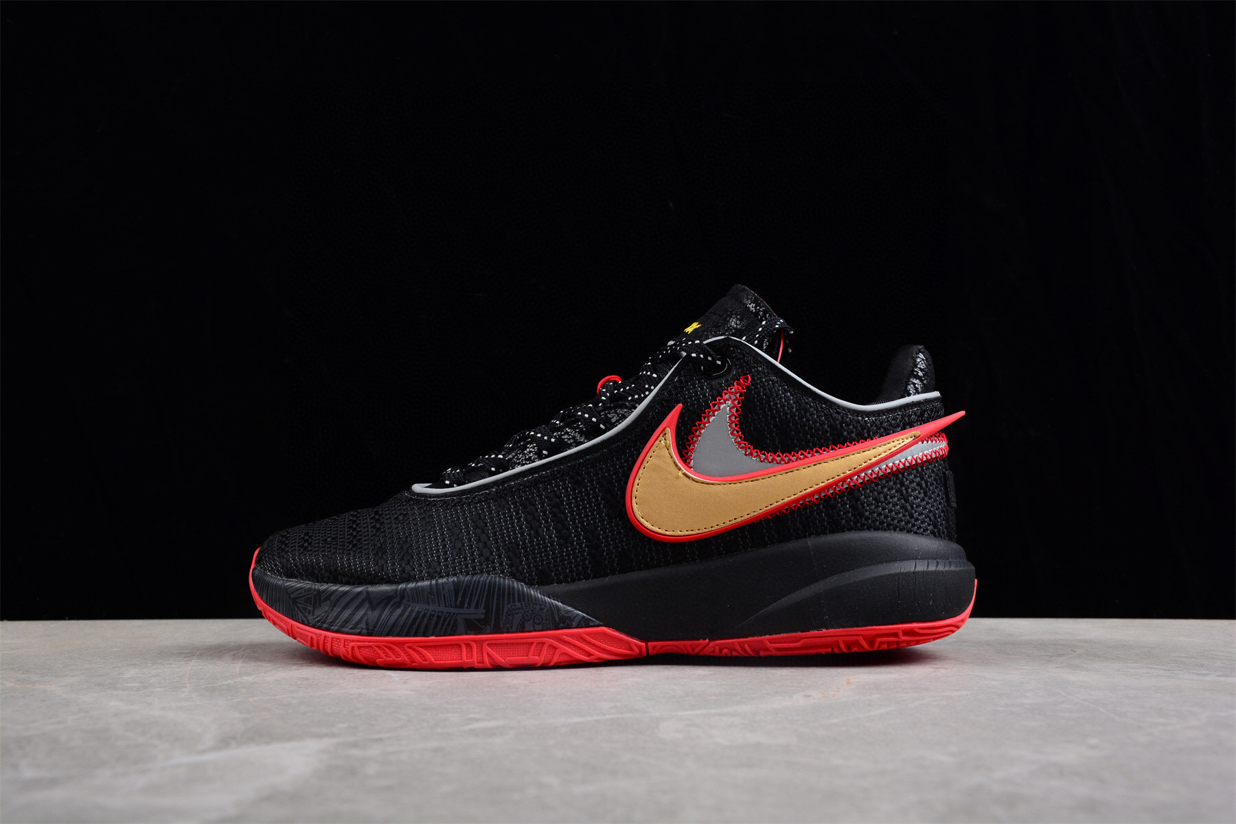 詹姆斯20代 Nike LeBron 20 EP 耐克黑红篮球鞋 - 哔哩哔哩