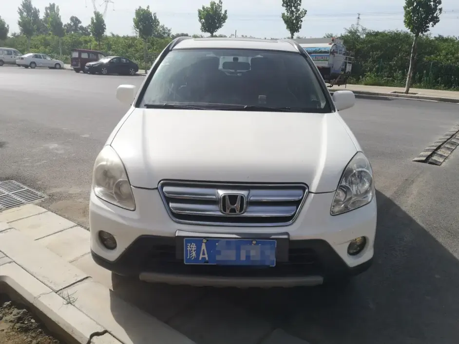 这台两万多的crv 档把和手刹在怀里 天窗开关在左边 太经典了 哔哩哔哩 这台两万多的crv 档把和手刹在怀里 天窗开关在左边 太经典了 哔哩哔哩