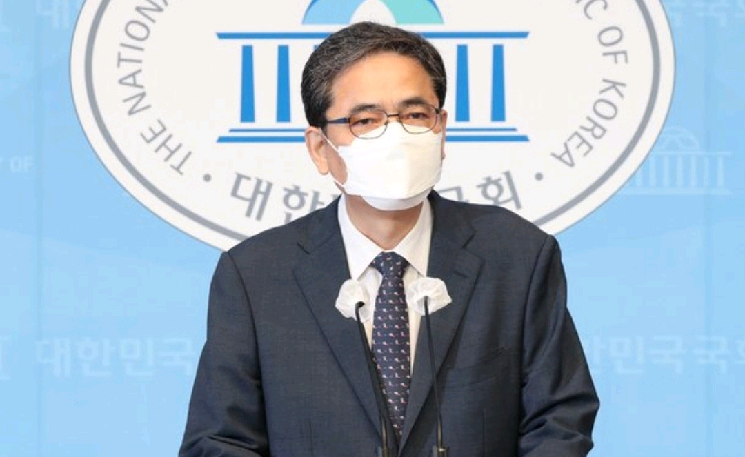 韩网热议！“50亿”郭相道儿子，检察官抓捕搜查，警方禁止离境。 哔哩哔哩