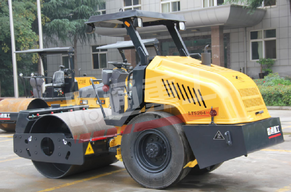 压路机4吨一机多用,买一台能用到好多地方!