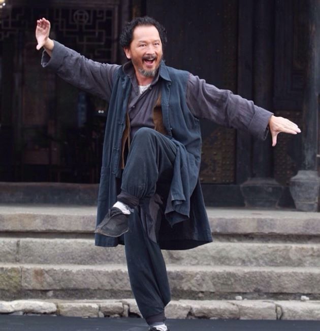 黄金配角陨落,谢霆锋晒合照忆廖启智,愿智叔一路好走