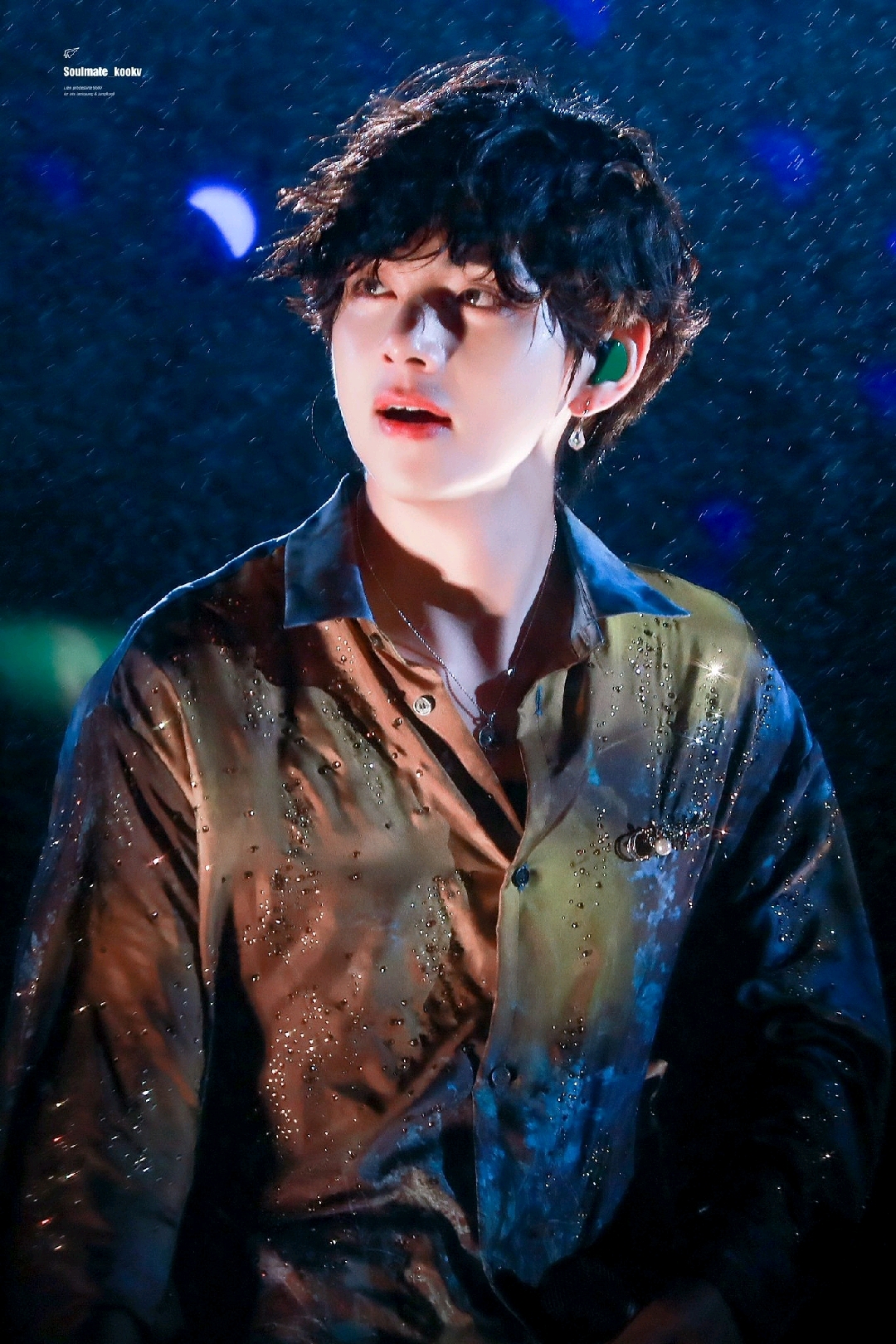 的外科主任医师,妻子裴珠泫是裴家唯一的掌上明珠,两人生有一子:金铉