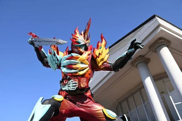 假面骑士saber第27话预告来袭,镀金的拉结尔大战原始元素龙