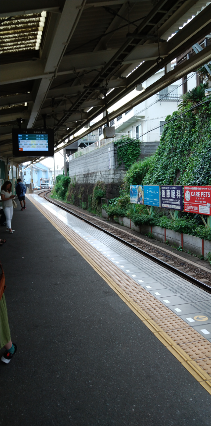 七里滨车站内景ww 咲太与学姐的二次偶遇的重要地点