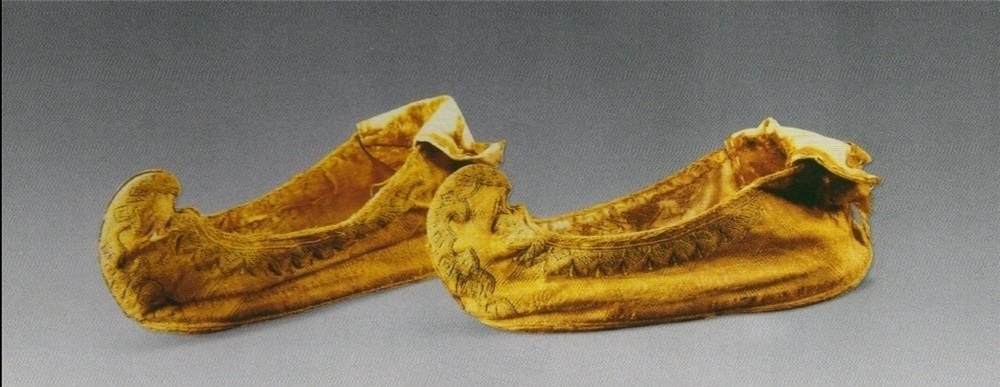 一些李朝唐鞋和中国元明的弓鞋