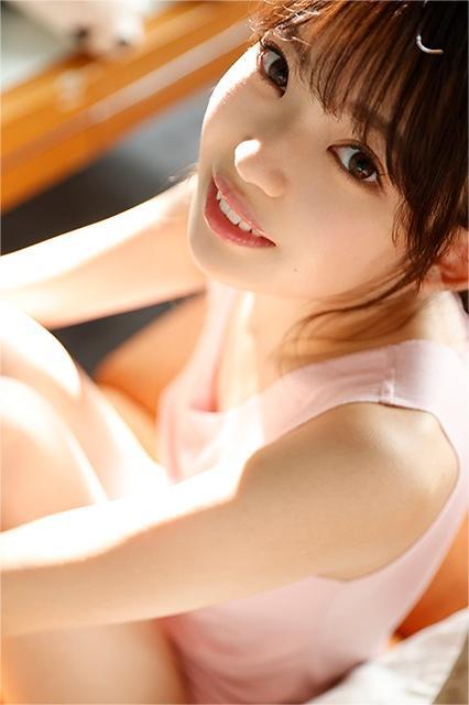 每天分享一个美女——槙泉奈 哔哩哔哩