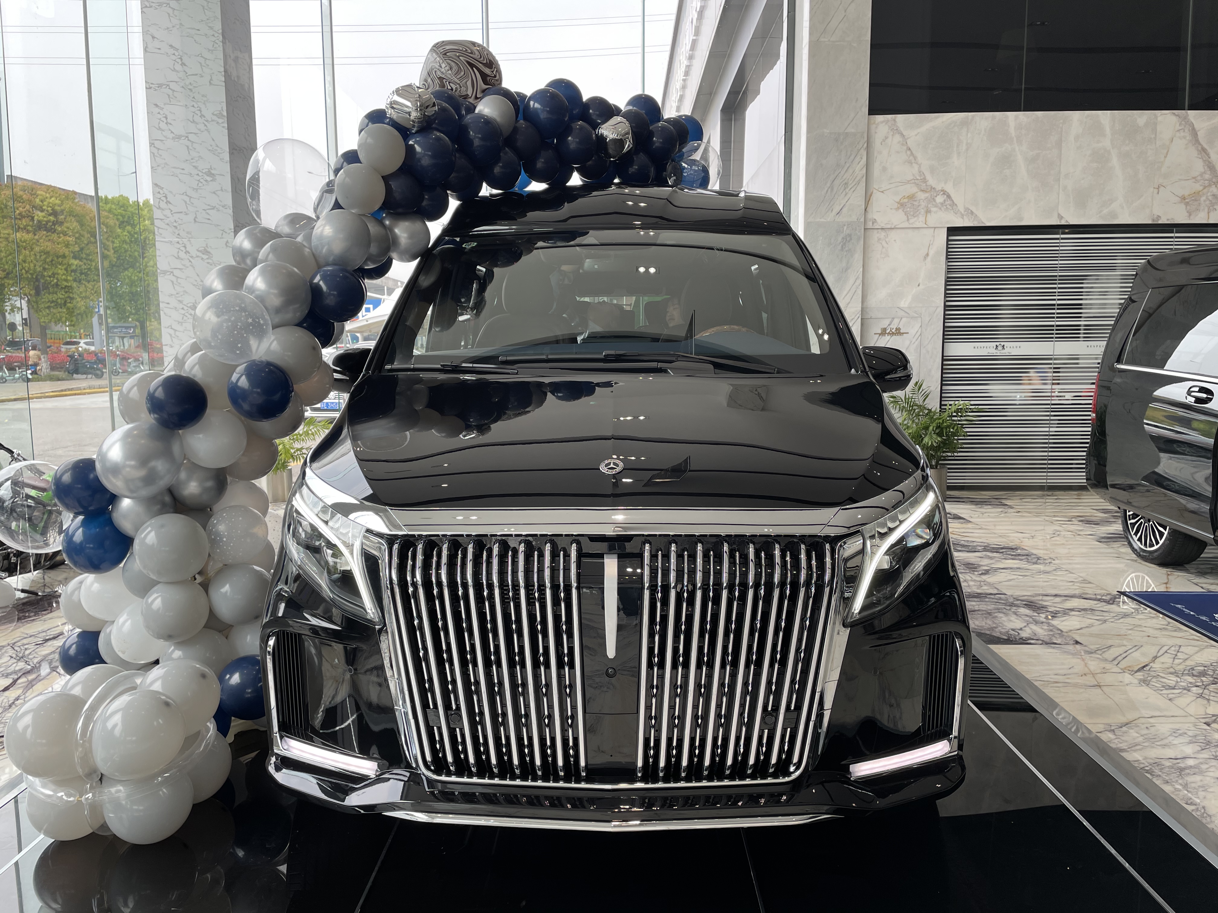 奔驰v级集傲人性能和奢华于一身