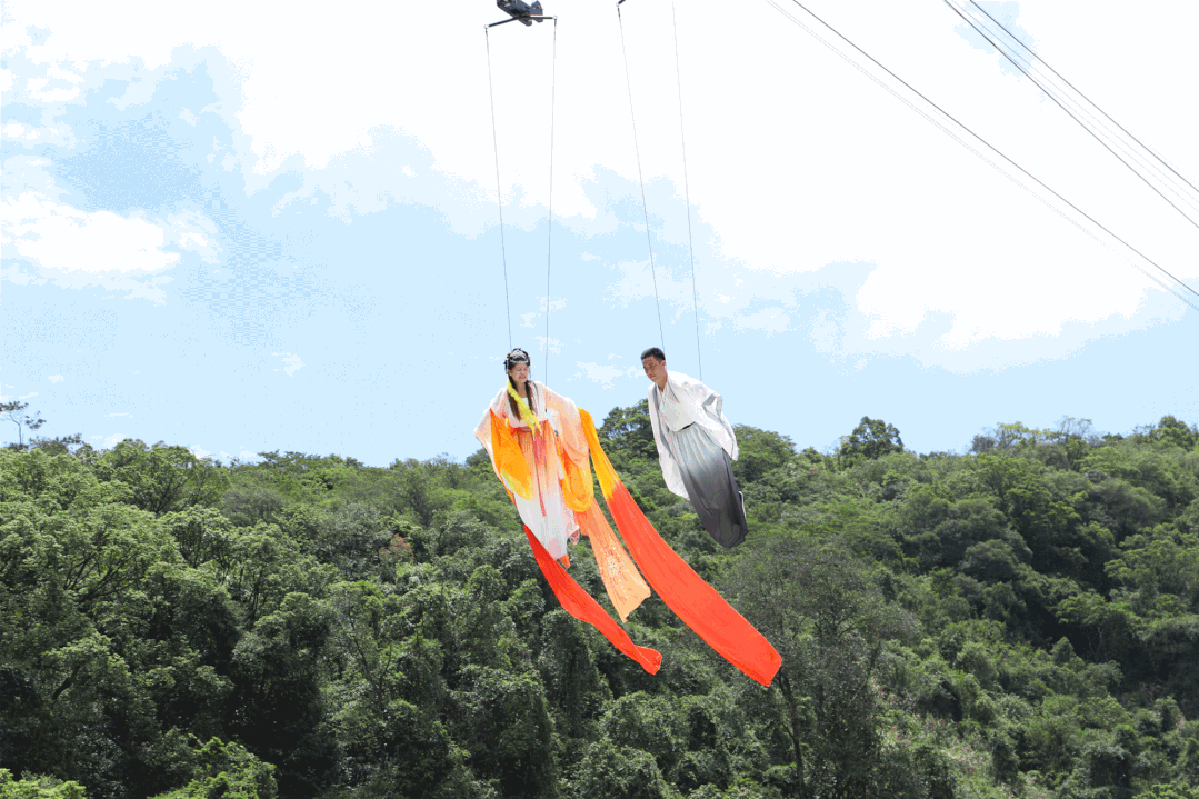 来观音山怎能不玩一次,网络上爆火的网红项目飞天威亚呢?一跃碧空上