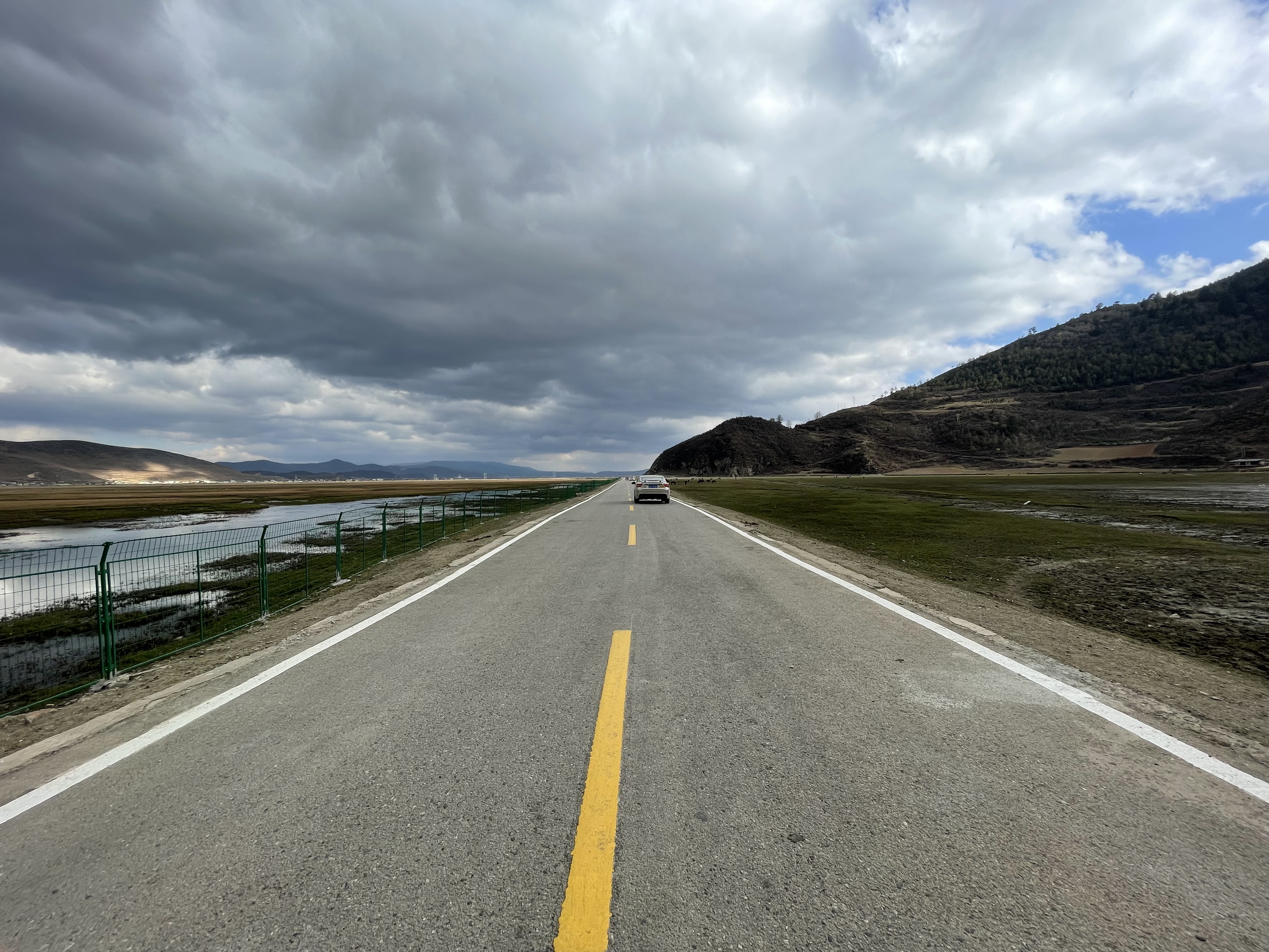 纳帕海司藤第一集里面出现的那条公路,就这!都怪我没航拍器