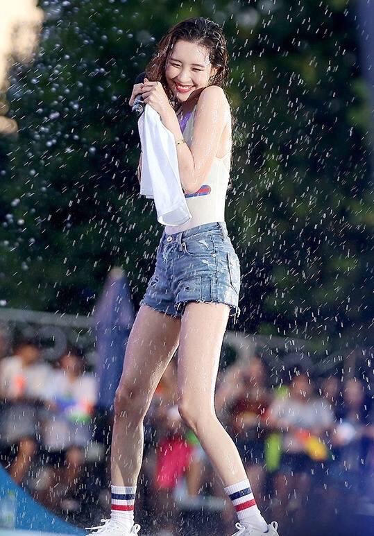 宣美公开新照完美筷子腿,41kg到50kg结实有力的s型身材.