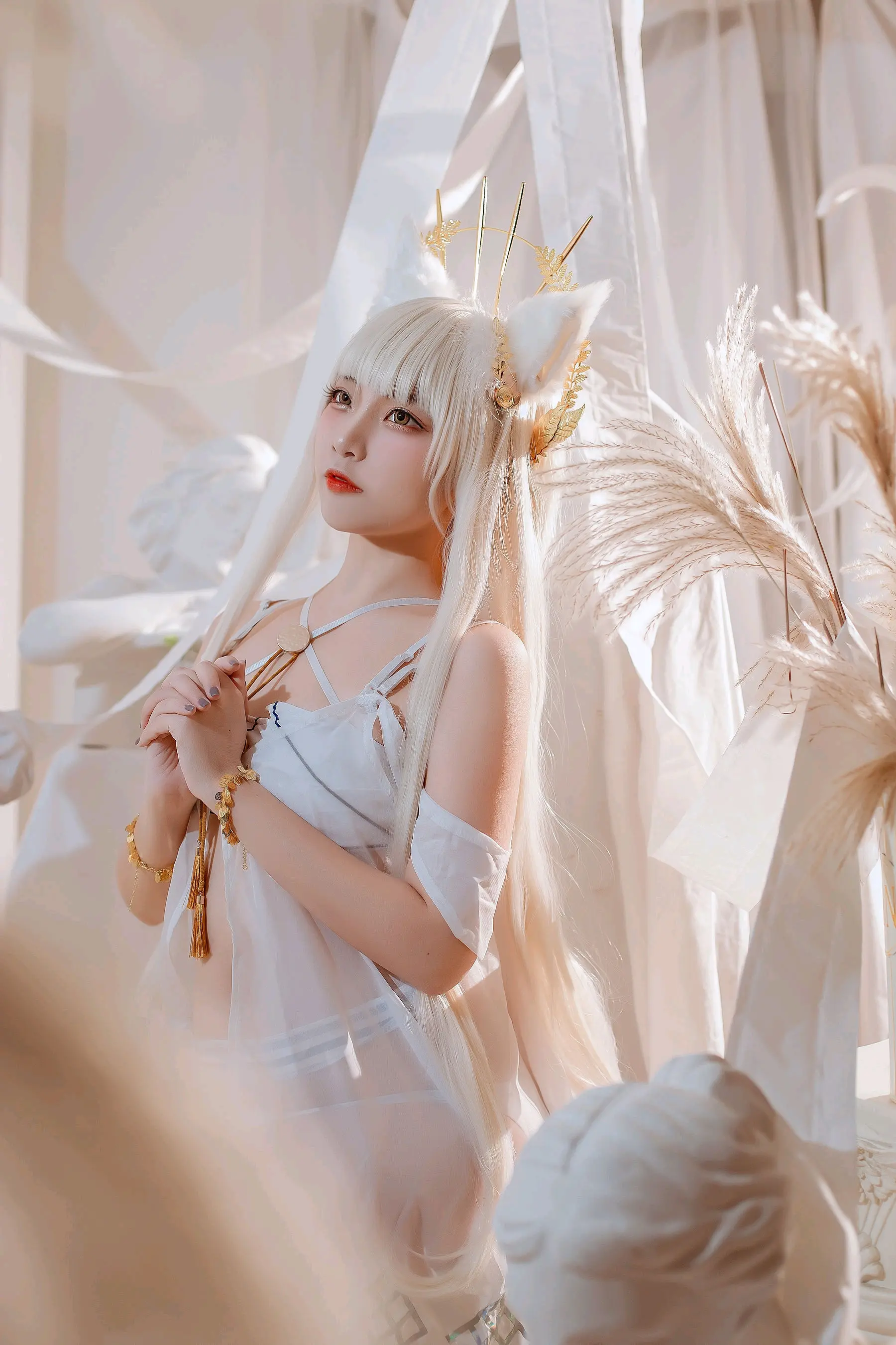 [cos福利] 人气coser二佐nisa - 方舟白金泳装 - 哔哩哔哩