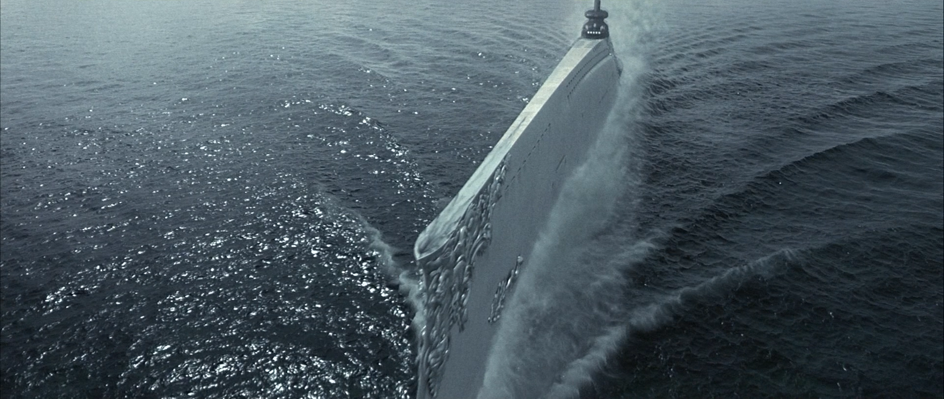 诺第留斯号潜水艇图图片