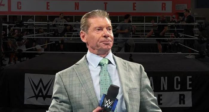 wwe老板出台新规定,引来众多选手不满! - 哔哩哔哩