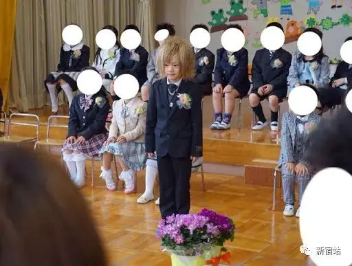 4岁就开始被母亲培养做牛郎的小学生毕业了 哔哩哔哩