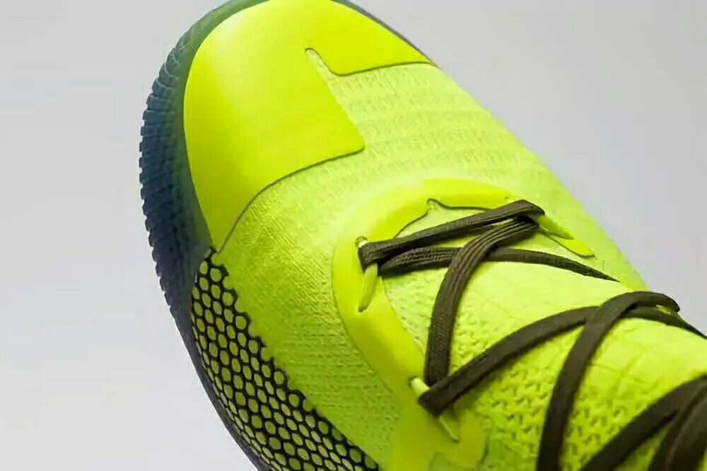 库里6终极大测评:金州拉文的暴力战靴--UA C