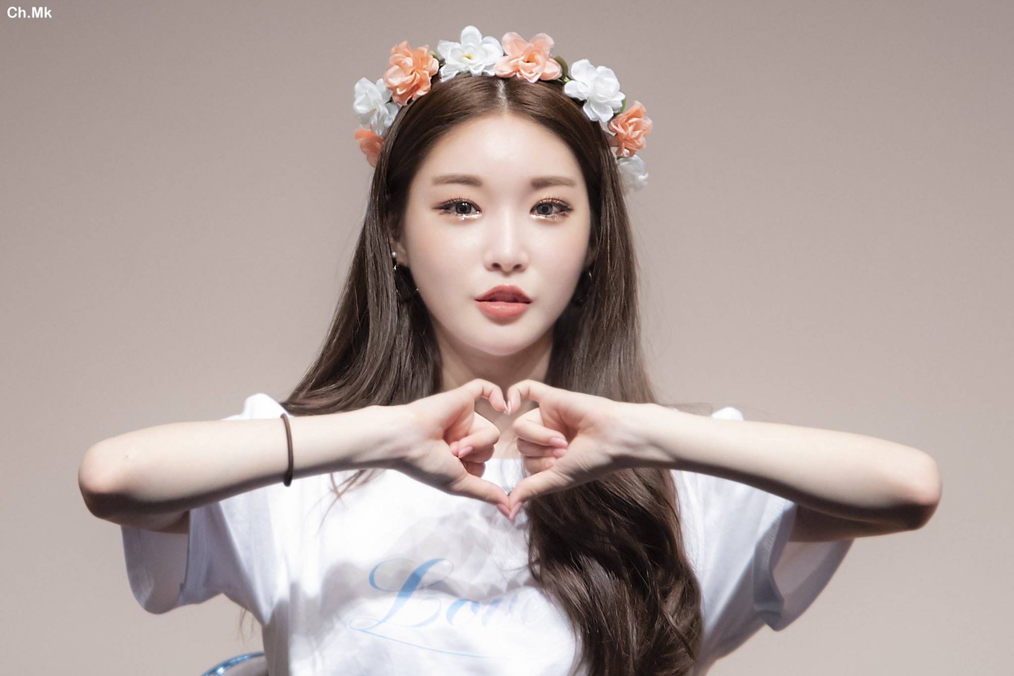 因腹痛取消行程的金请夏,一定要赶快好起来啊!