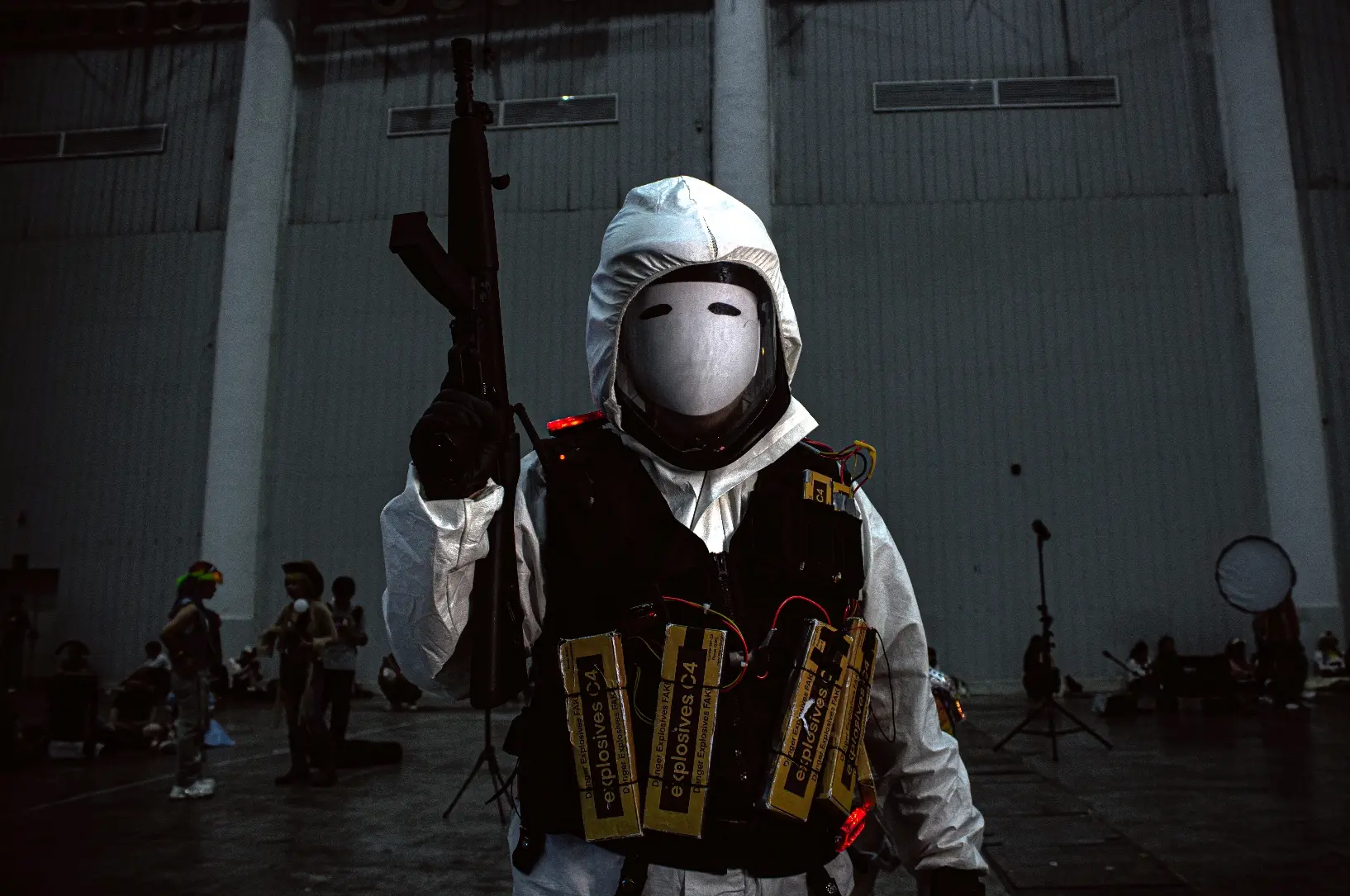 彩虹六号cos 白面具/自爆哥