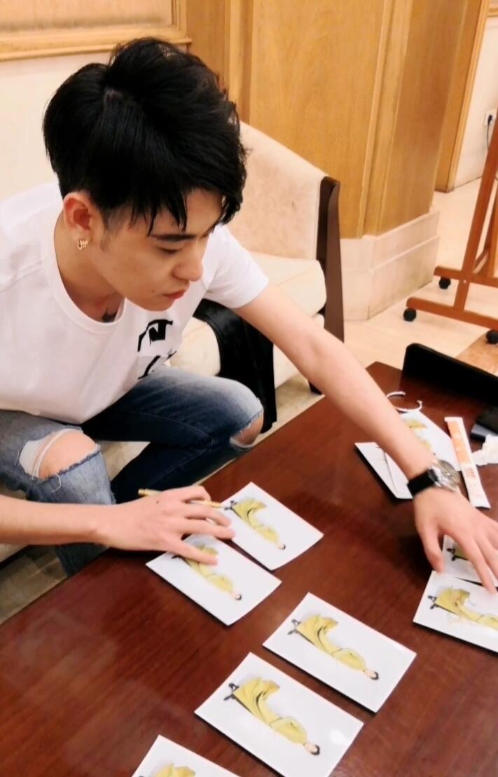 《后台那些事儿》【九辫儿现实友情向】94