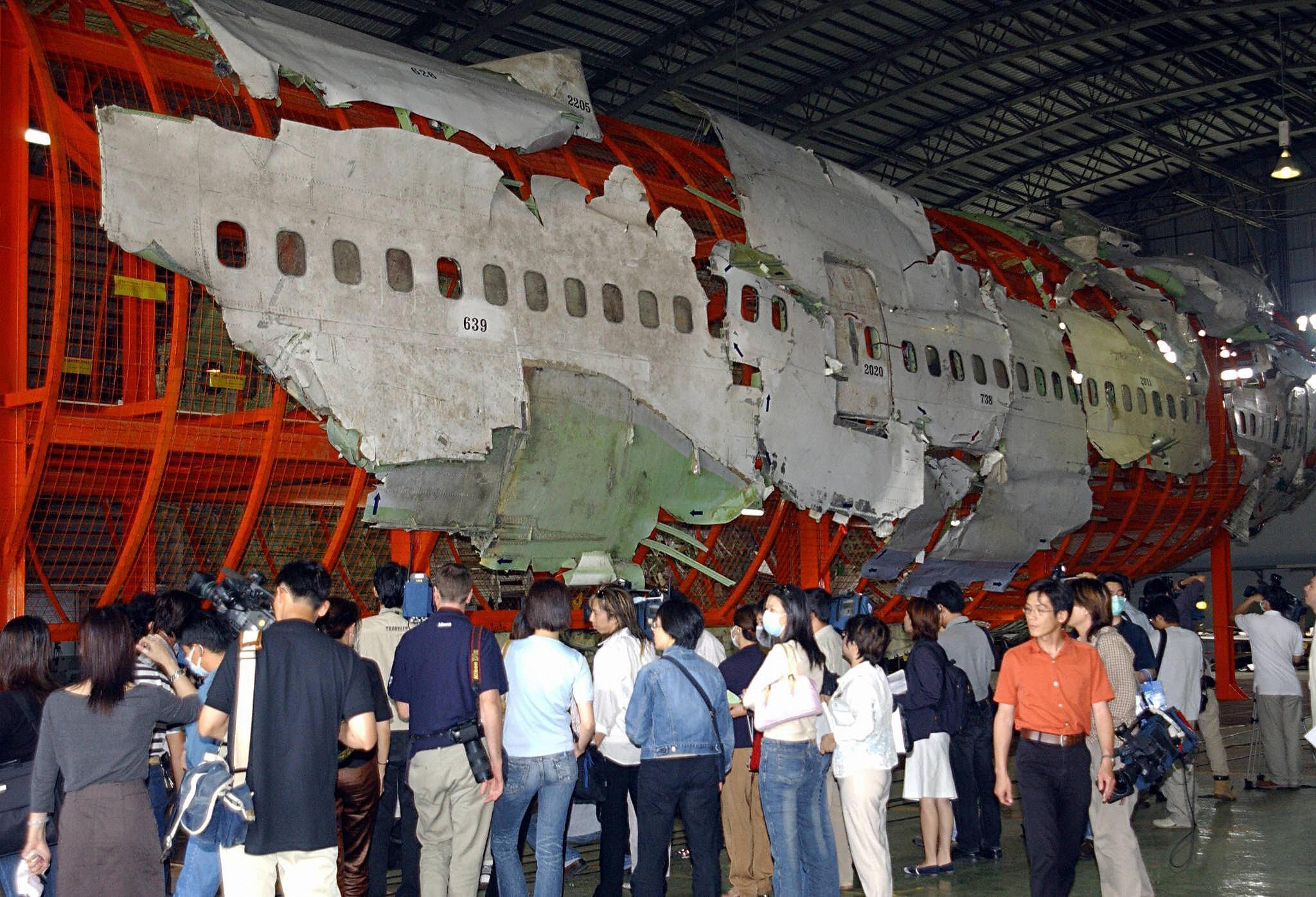42 killed as plane overshoots runway in China · TheJournal.ie