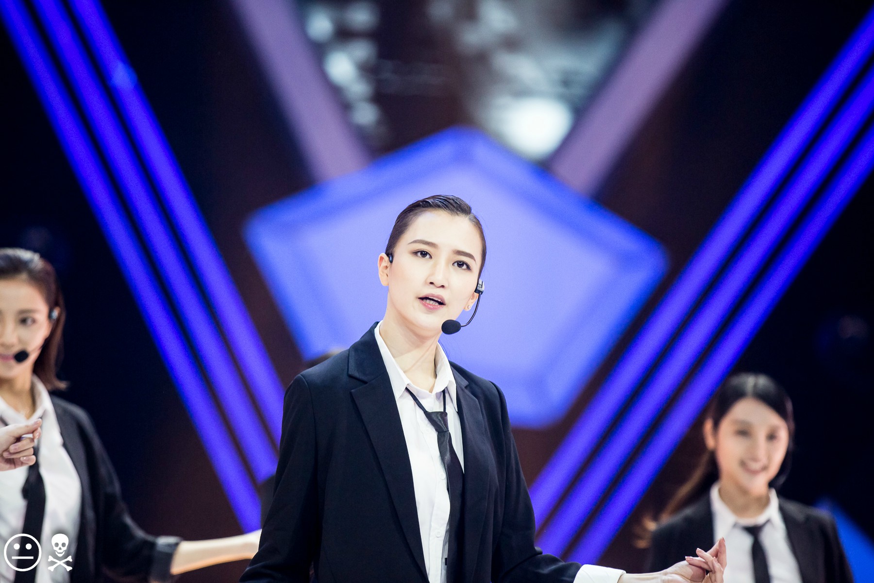 吴哲晗那些年五折穿过的西装帅弯全宇宙的返图二