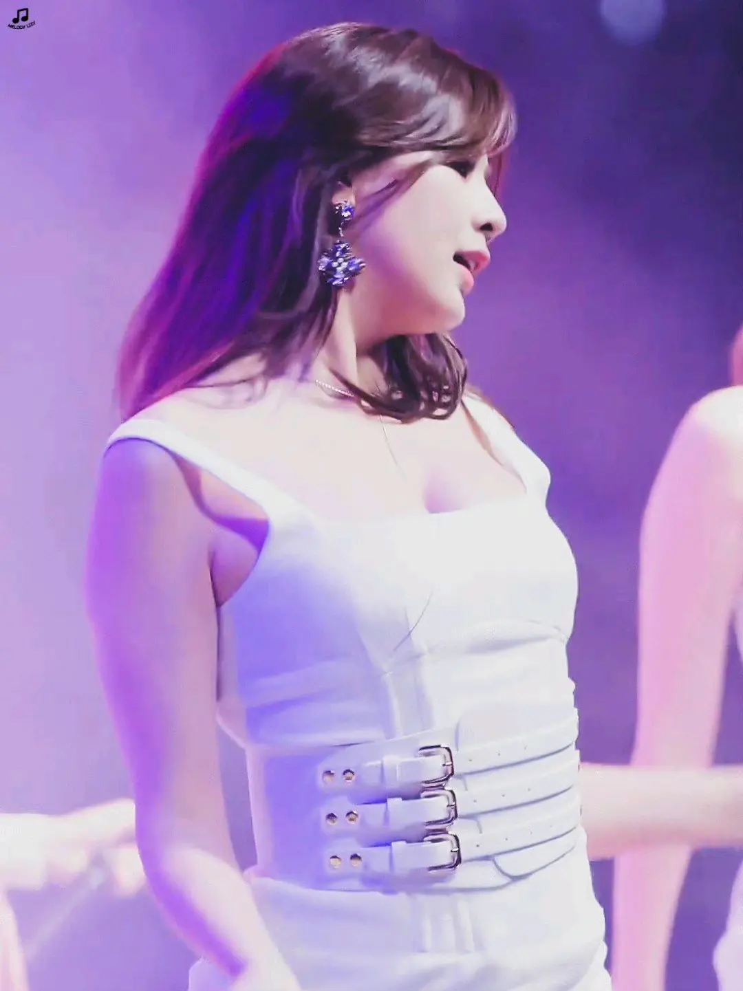 吴夏荣氛围感壁纸