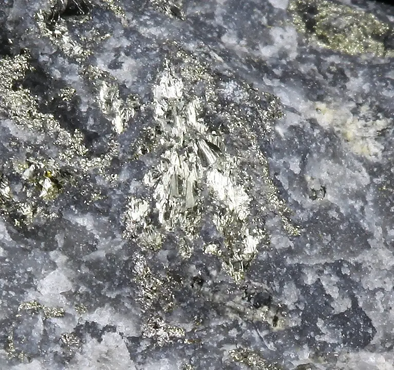 碲汞矿	coloradoite	hgte未命名	tolstykhite	au₃s₄te₆未