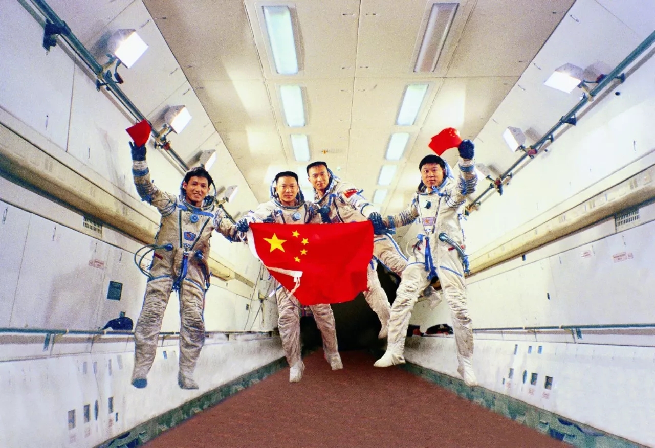 中国宇航员失重图片