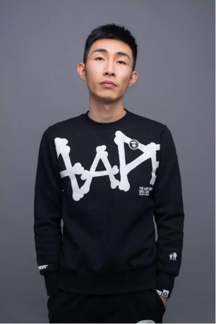 据斗鱼方面介绍,本次"鱼跃千叶"活动主播团包括超人气主播寅子,有"