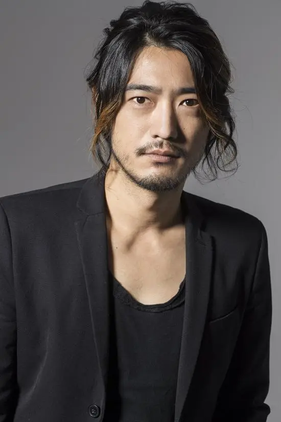 假面骑士amazons鹰山仁扮演者谷口贤志