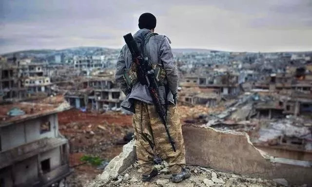 1人1枪守护一座城传奇狙击手击毙200恐怖分子最后被rpg炸死轻武专栏