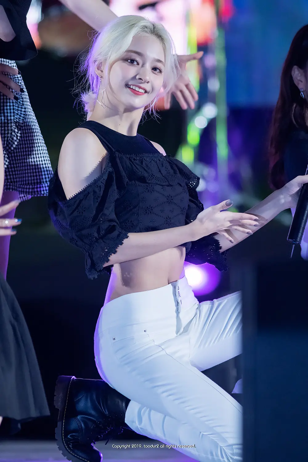韩国女团fromis9李娜京的一些图片
